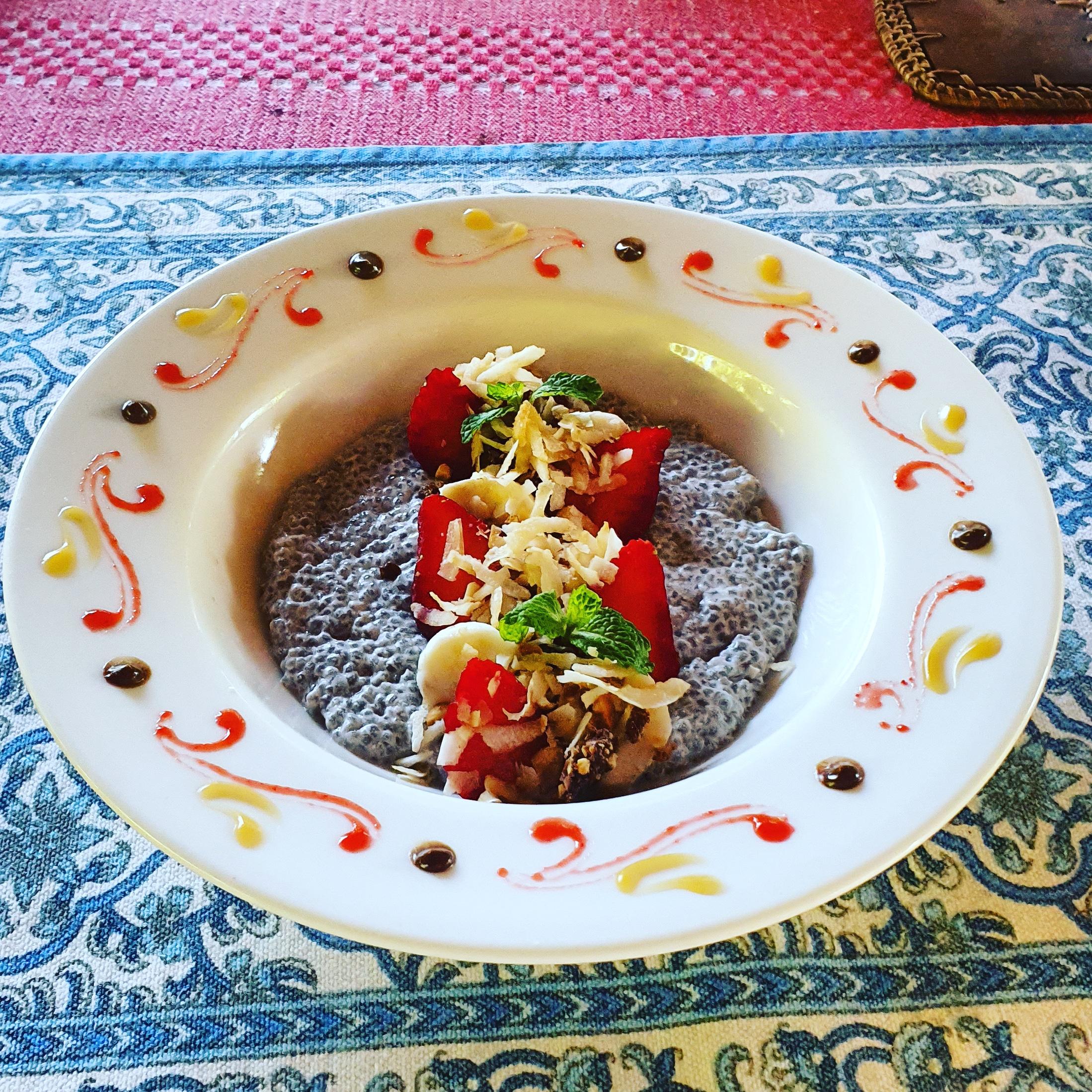 Chia seed porridge breakfast 