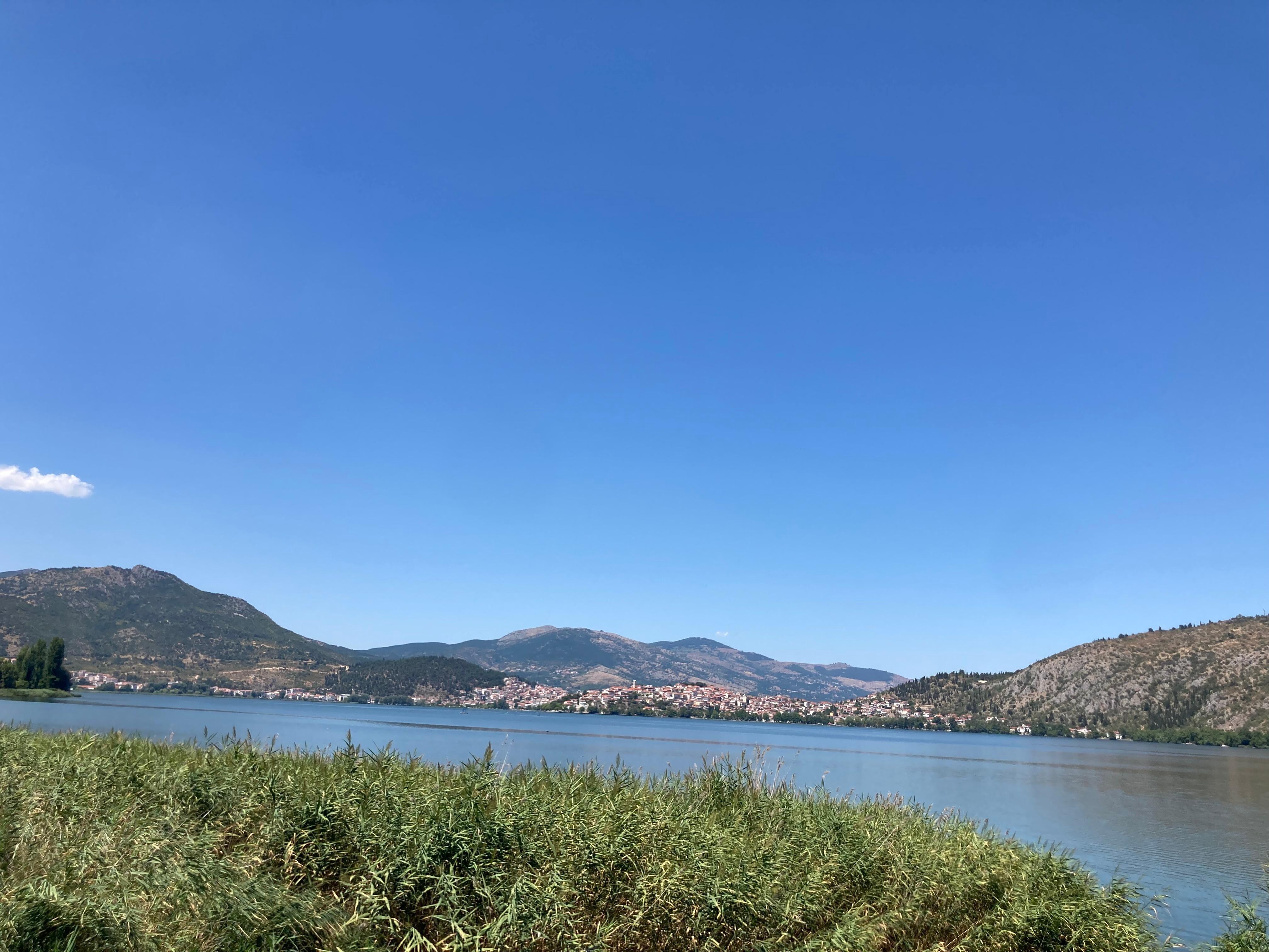 Καλοκαιρινή θέα από Πέτρινο Σπιτάκι