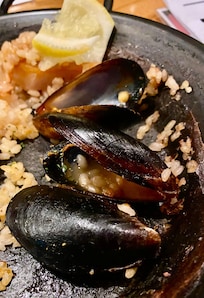 3つのうち1つは開かず(ーー;)店員は背中を向けて黙々作業(グリルやレンジで仕上げる料理ばかり)