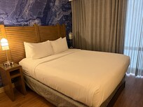 Bed/nightstand