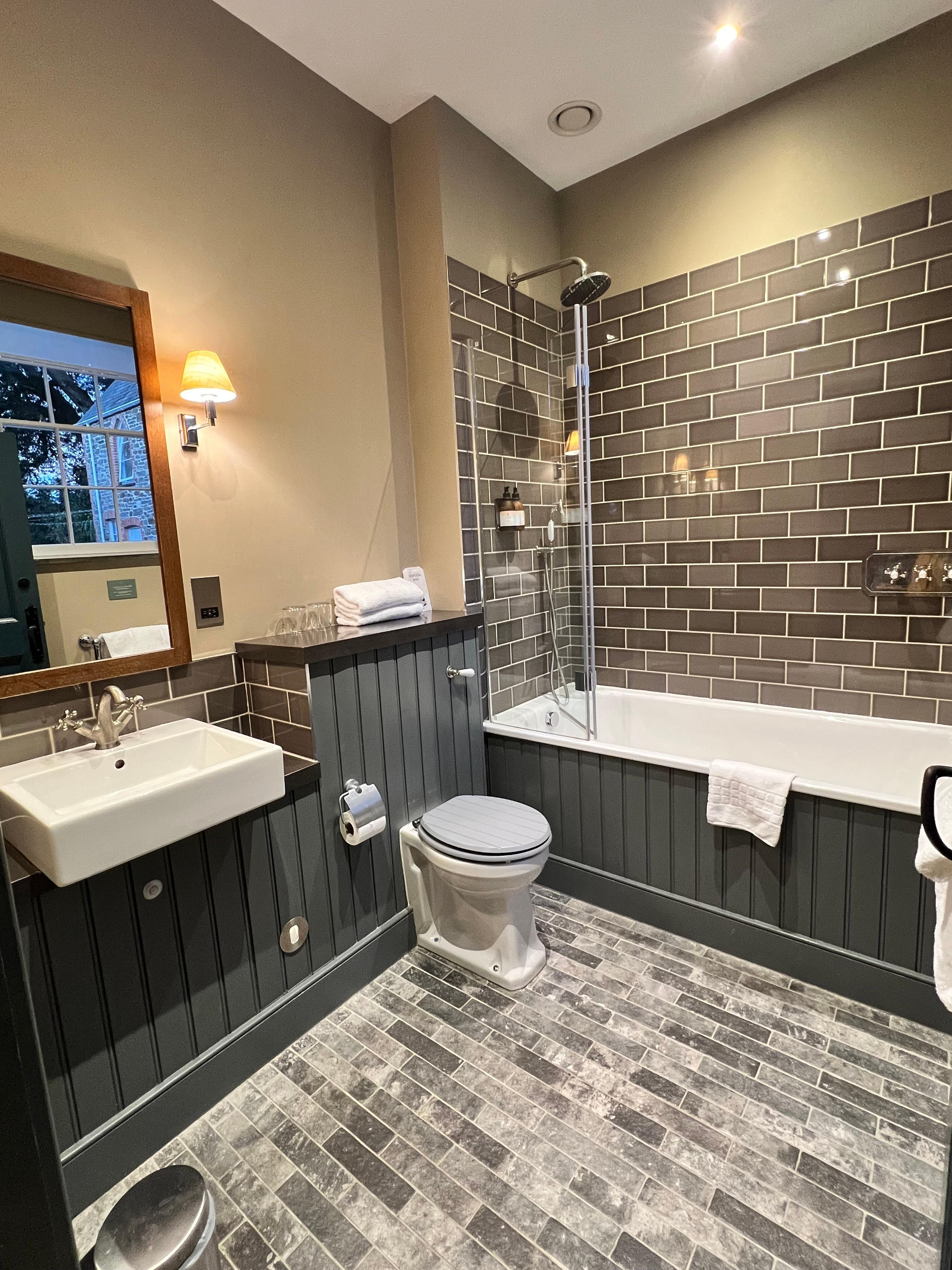 Bathroom - courtyard