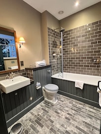 Bathroom - courtyard