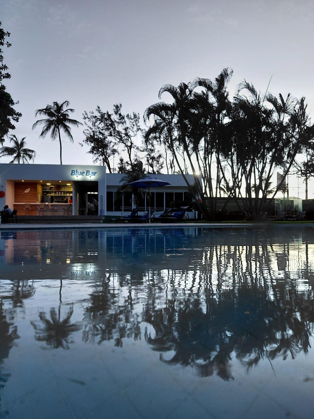Bar e piscina
