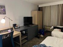 2 queen beds, fridge, microwave, tv, relatively quiet stay