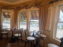 The breakfast room