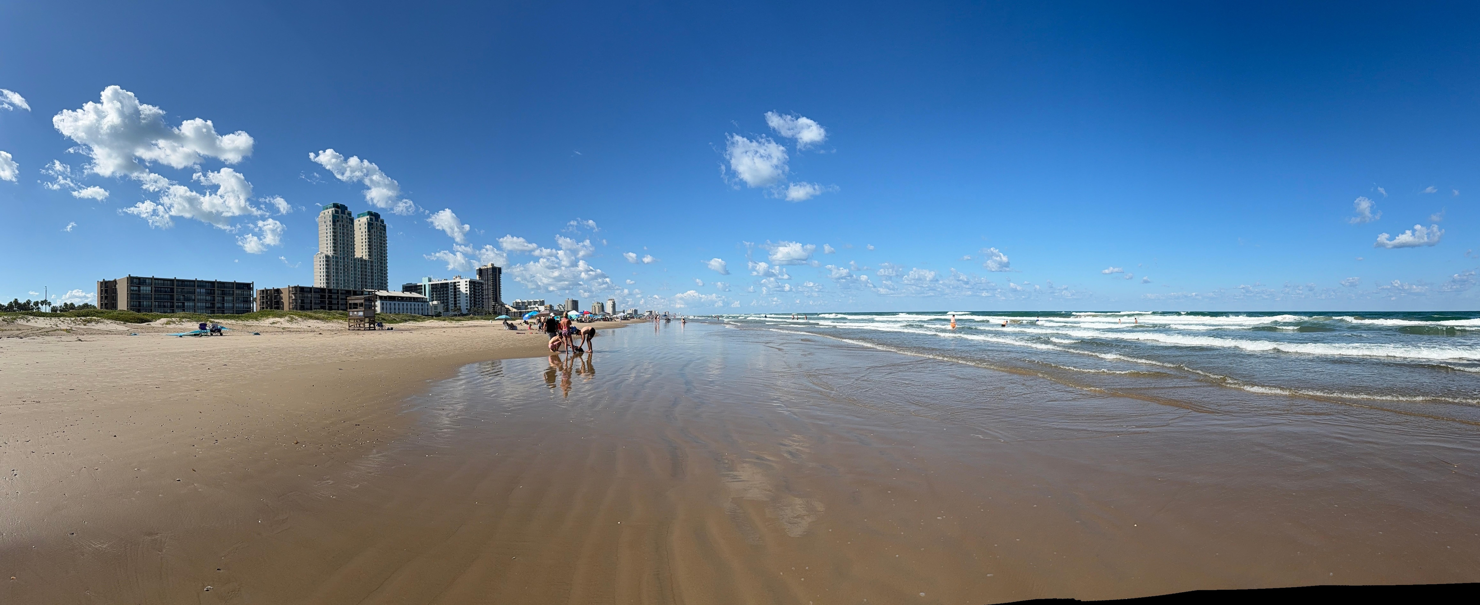 Panoramic pic of complex to the beach