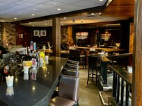 112 Steakhouse (within hotel)