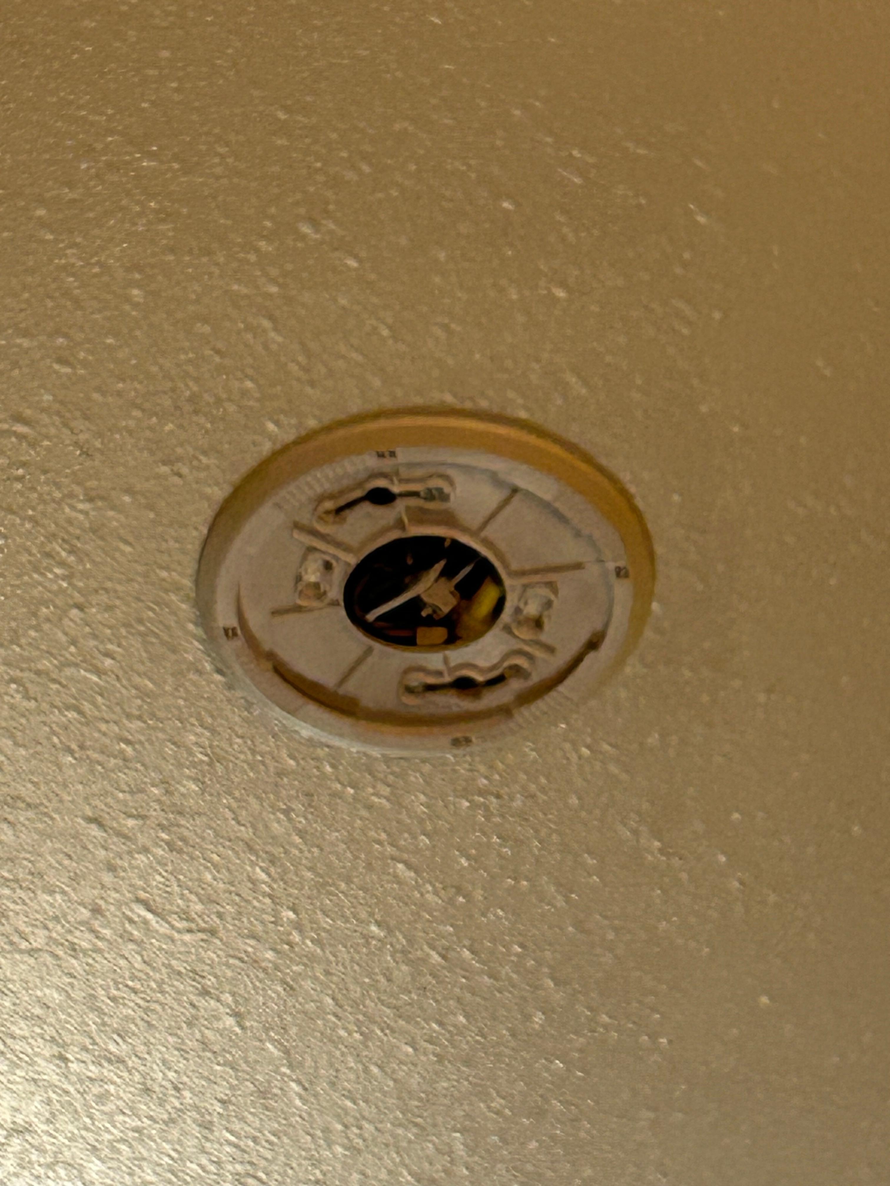 Smoke detector 
