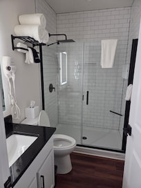 One of the most gorgeous bathrooms I've seen.