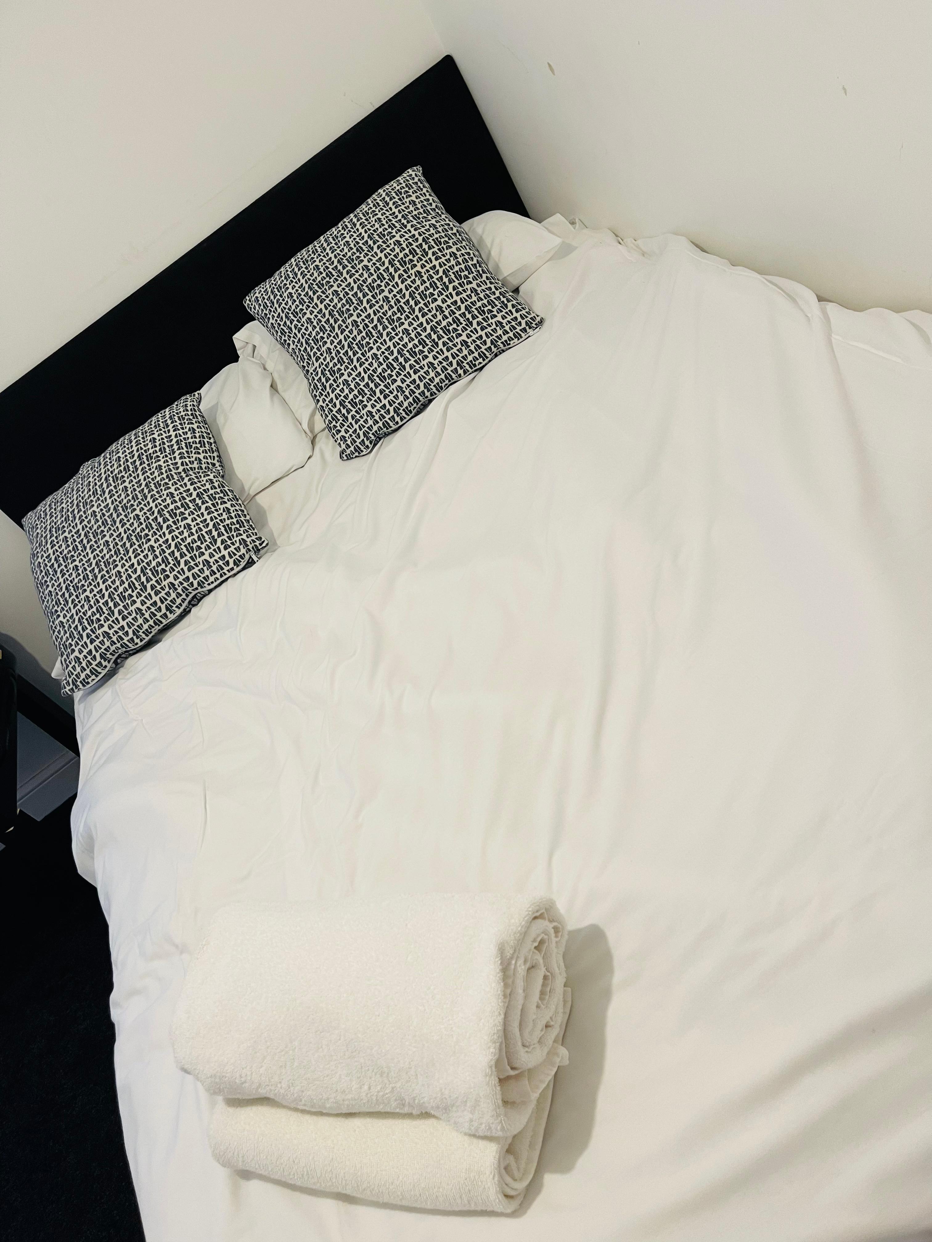 I know the apartment was cheap but make it comfortable for people who are paying their money, this is how the made their bed and it wasn’t even clean 