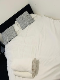 I know the apartment was cheap but make it comfortable for people who are paying their money, this is how the made their bed and it wasn’t even clean