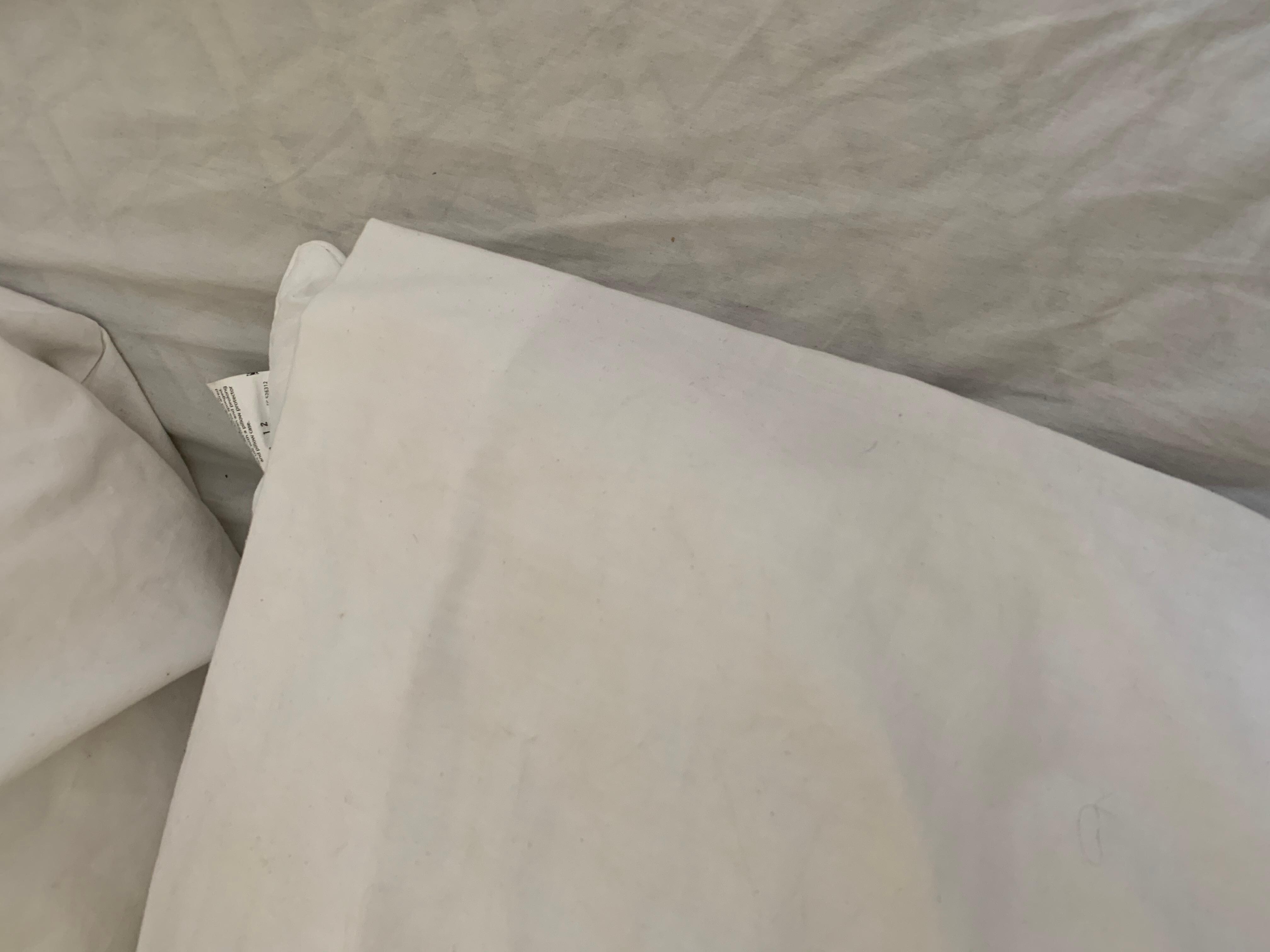 Dirty sheet/pillow case