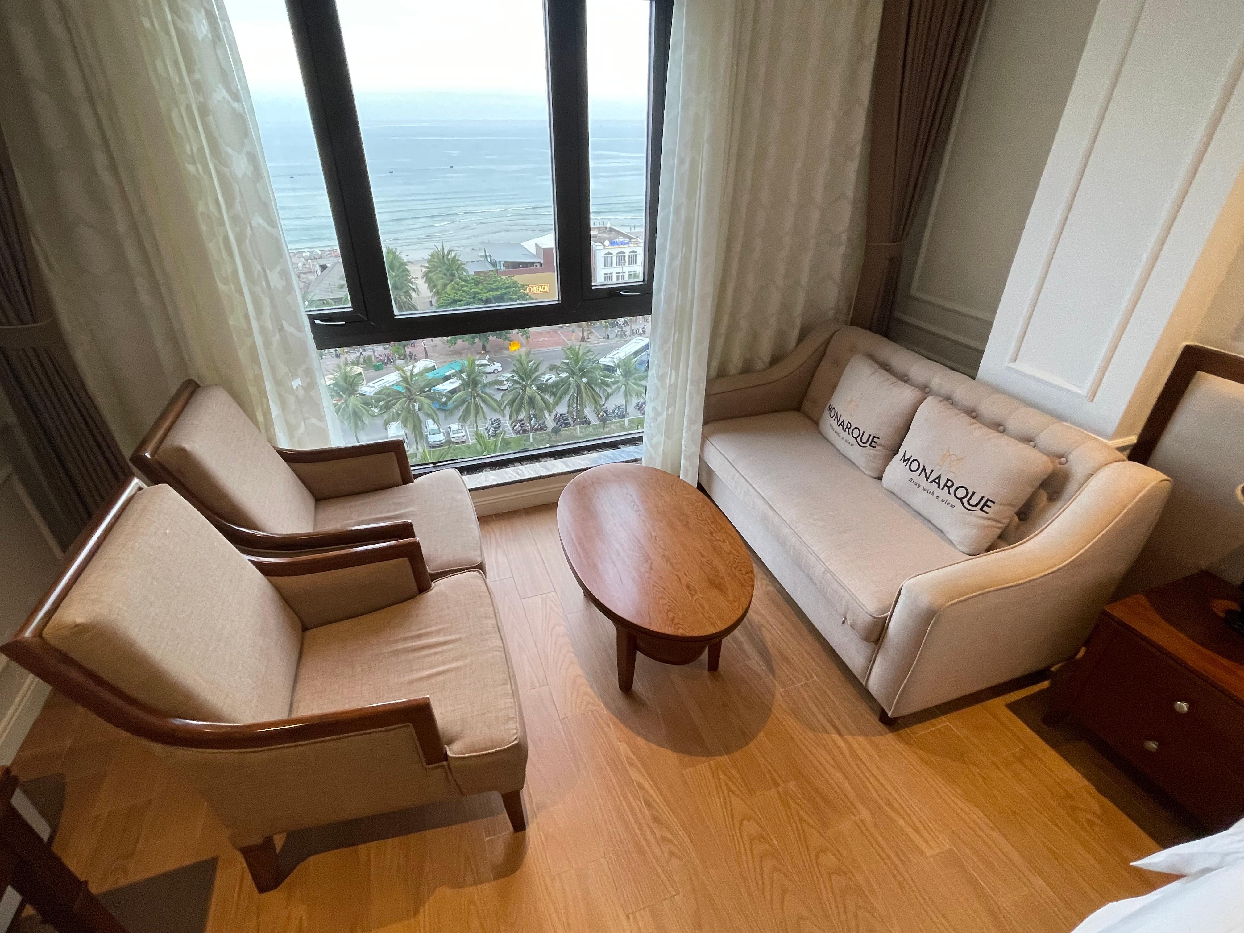 Bedroom Lounge area with sea view