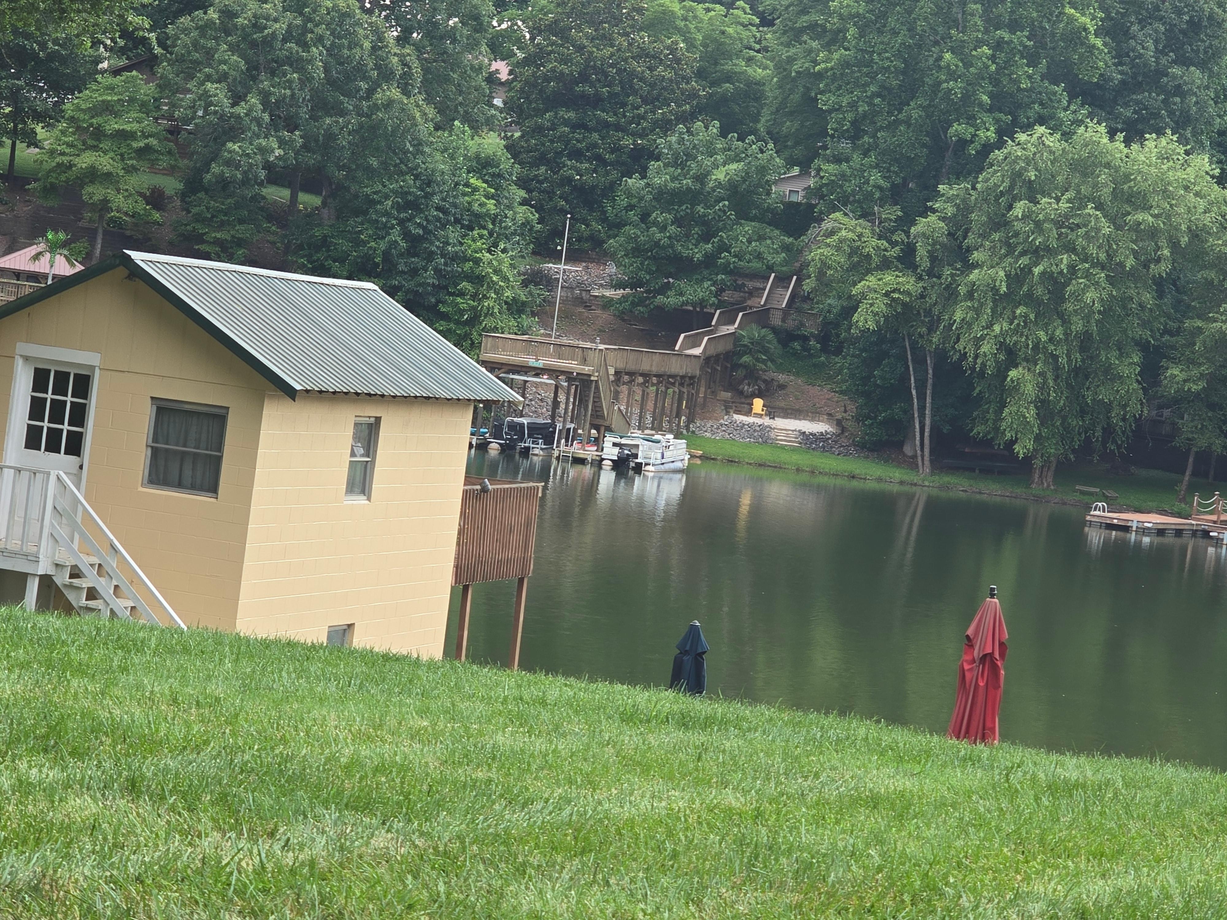 Side view of the lake