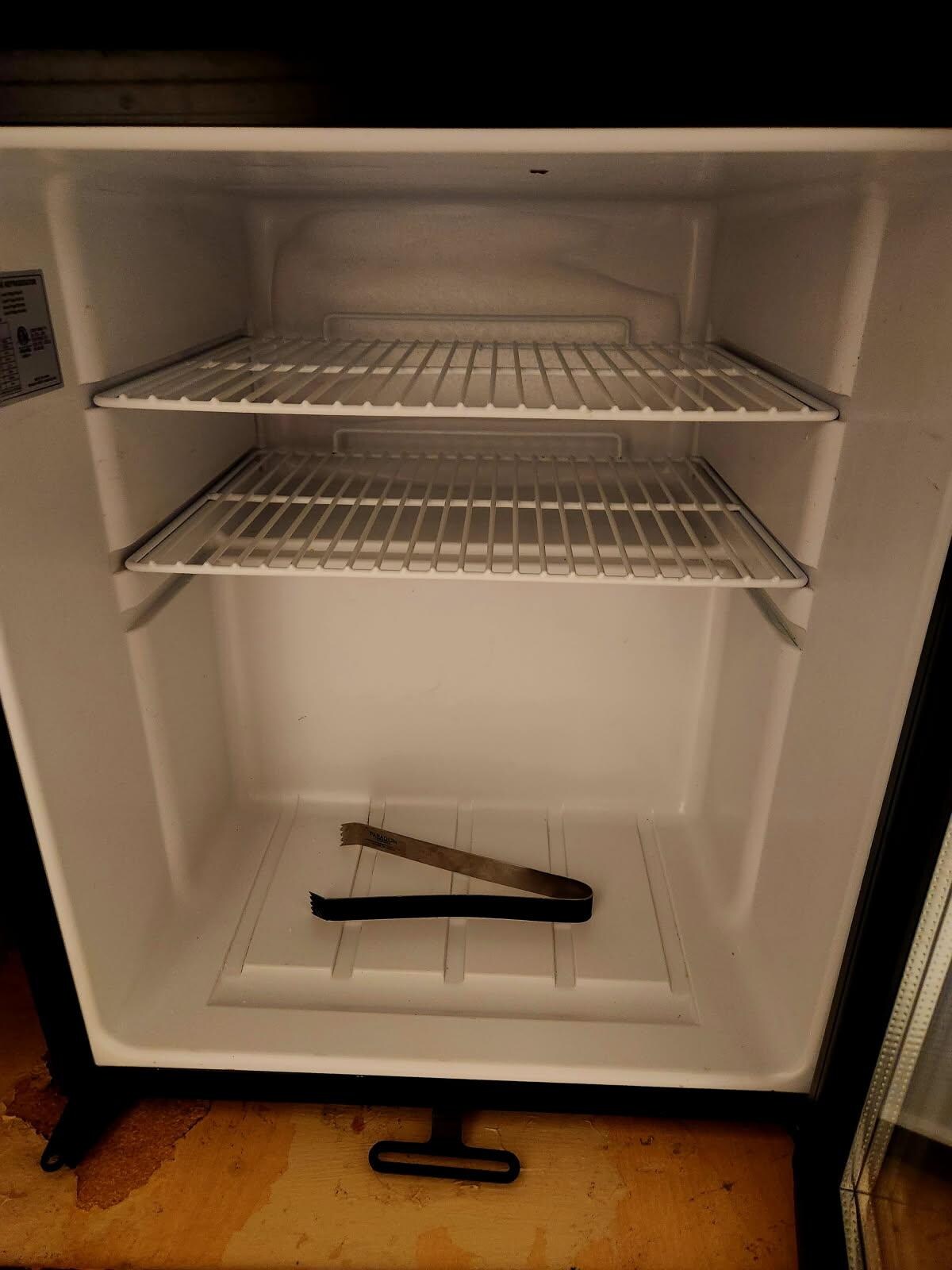 Not a 'full-sized' fridge and freezer, as promised, but it made an okay small fridge. But it did very well as a small fridge. 