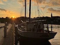 Sonnenuntergang im Hafen