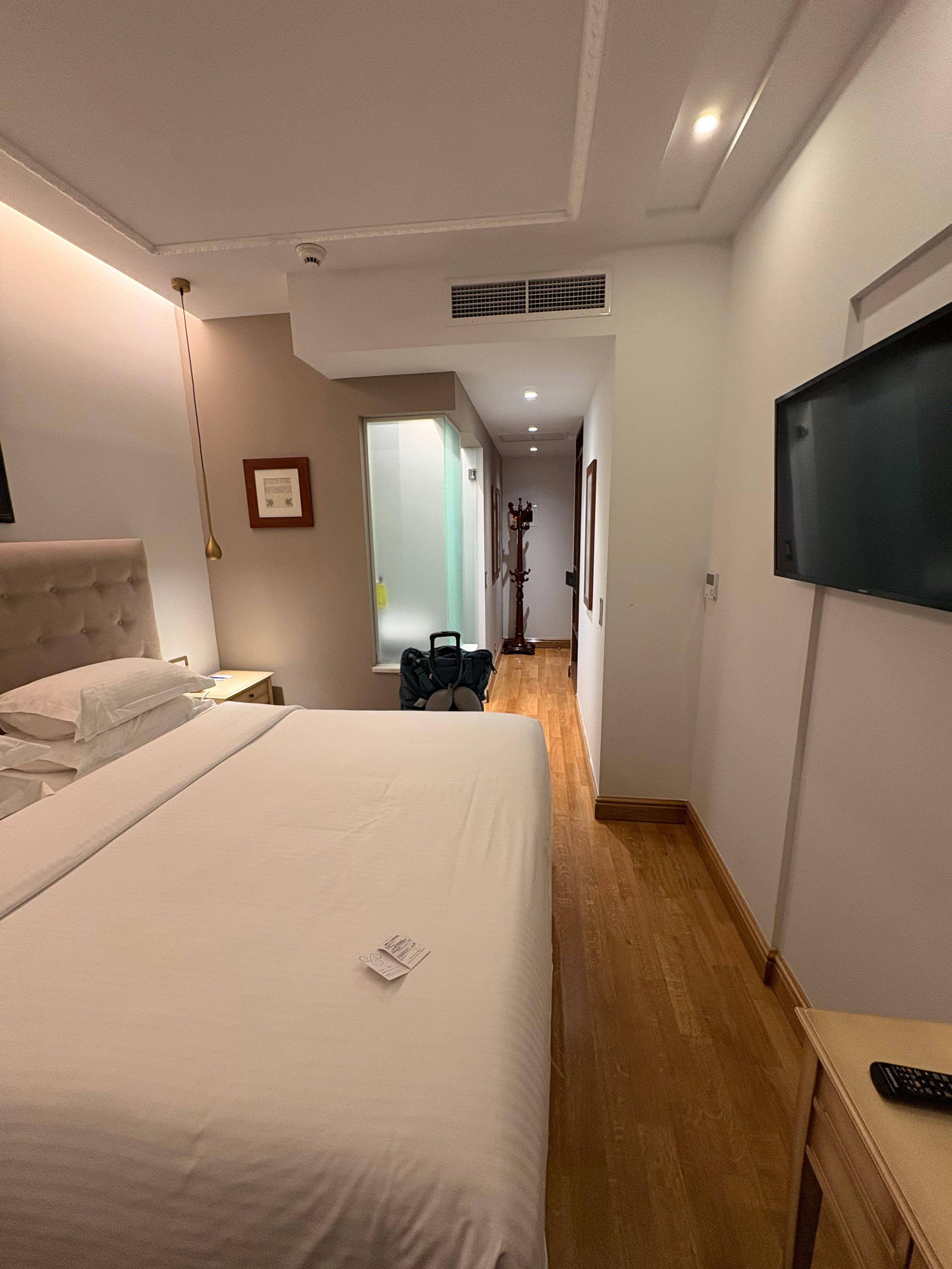 3rd floor king size bed room