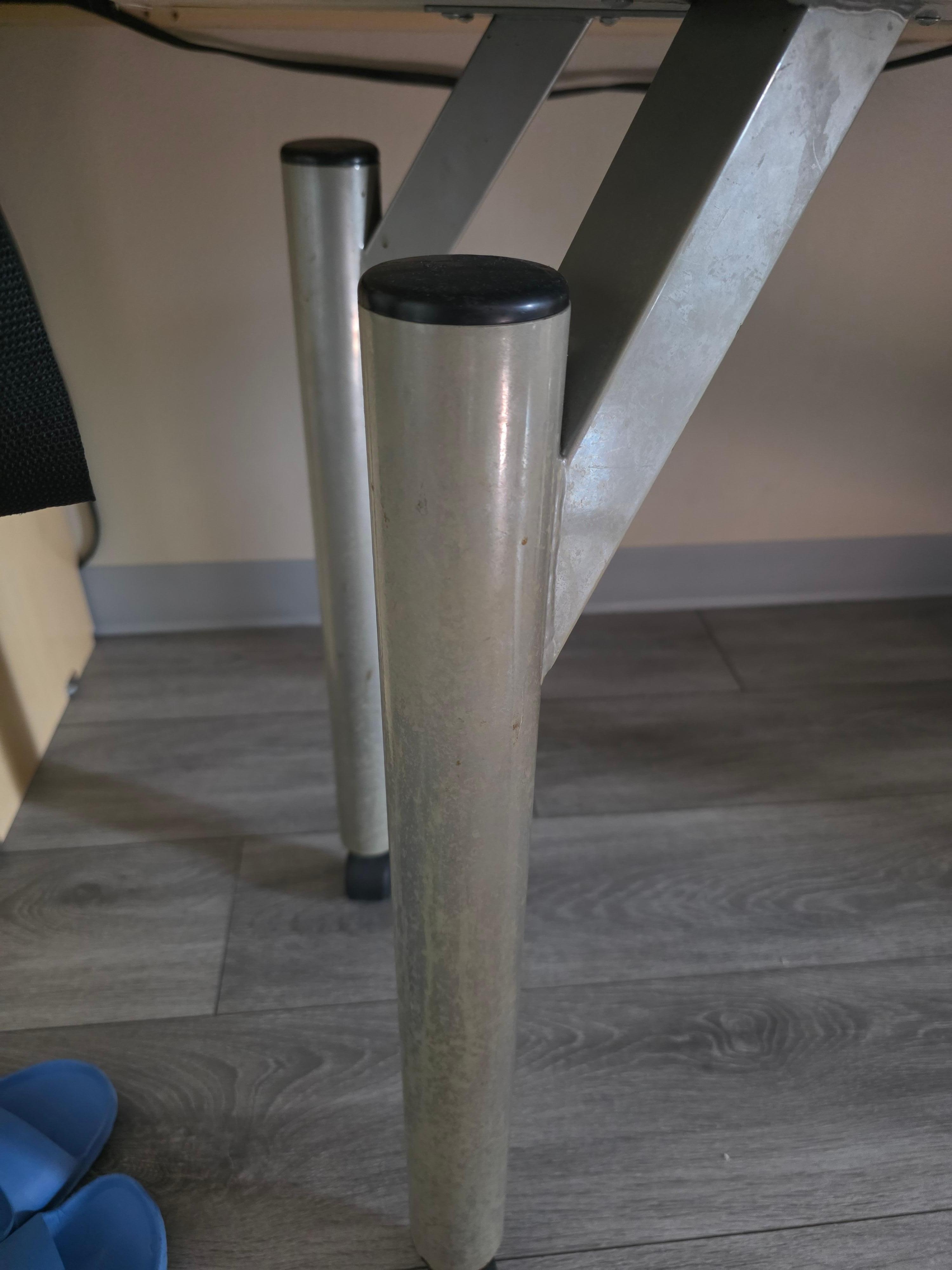 General cleaning was lacking