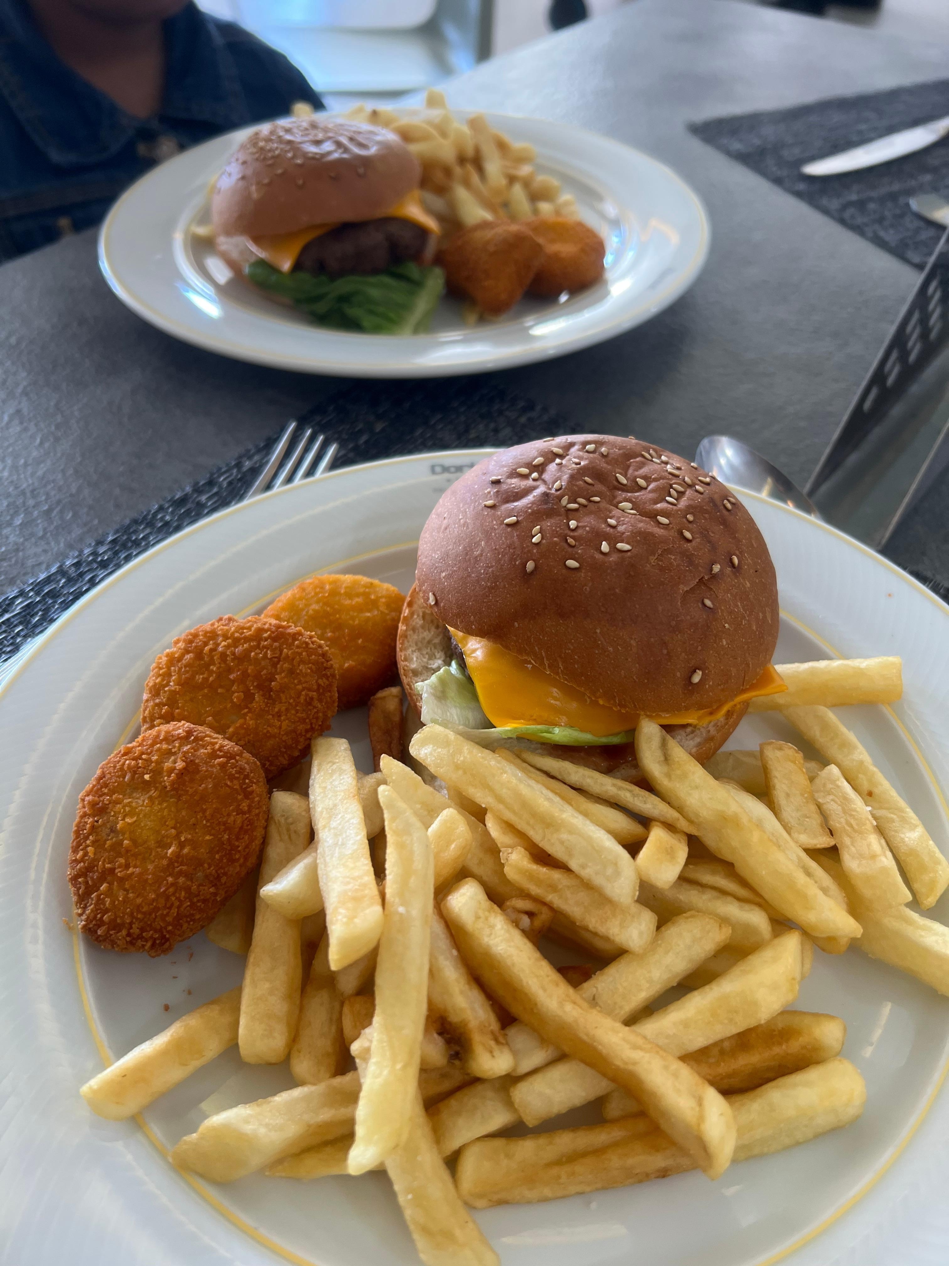 Burger at lunch time very good and made infront of you