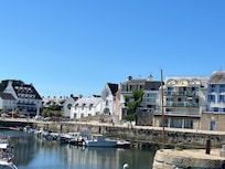 Hafen mit der Ferienwohnung (Mitte)