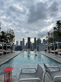 piscina e vista incantevole
