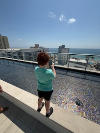 Rooftop back to beach