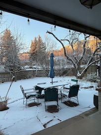 We had a sprinkling of snow one morning.