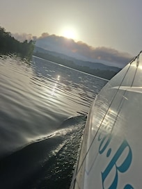 Paseo en barco ecológico por el embalse