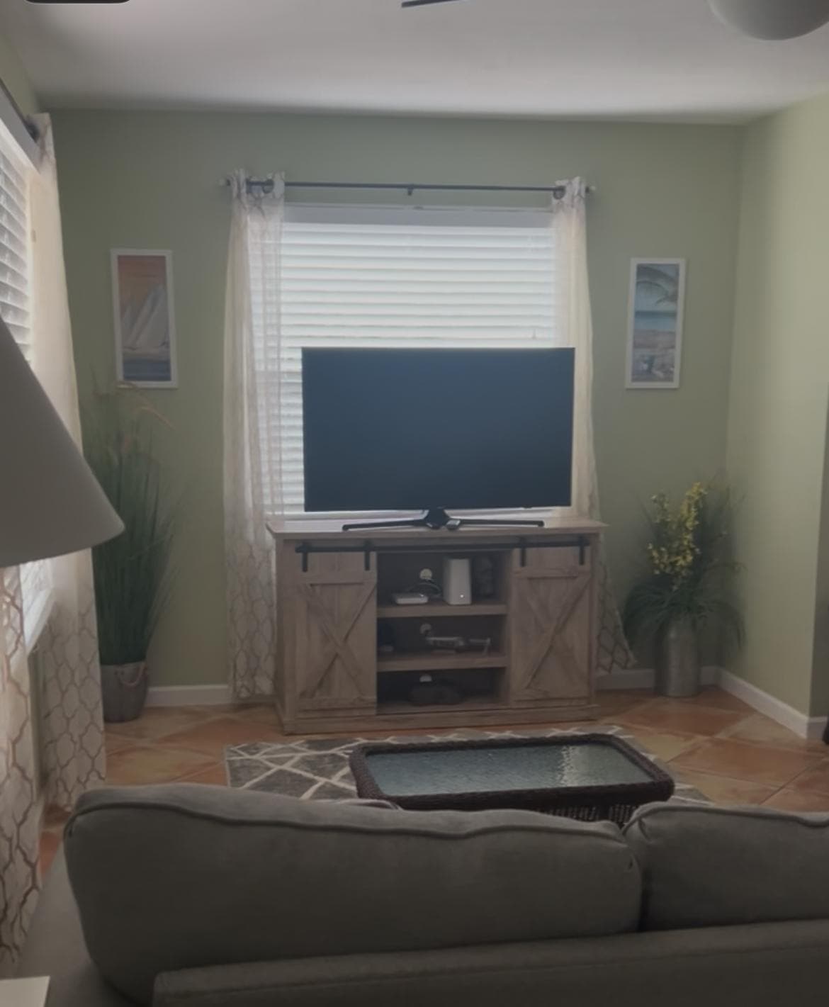 Awesome living room perfect for relaxing and watching hdtv 😂