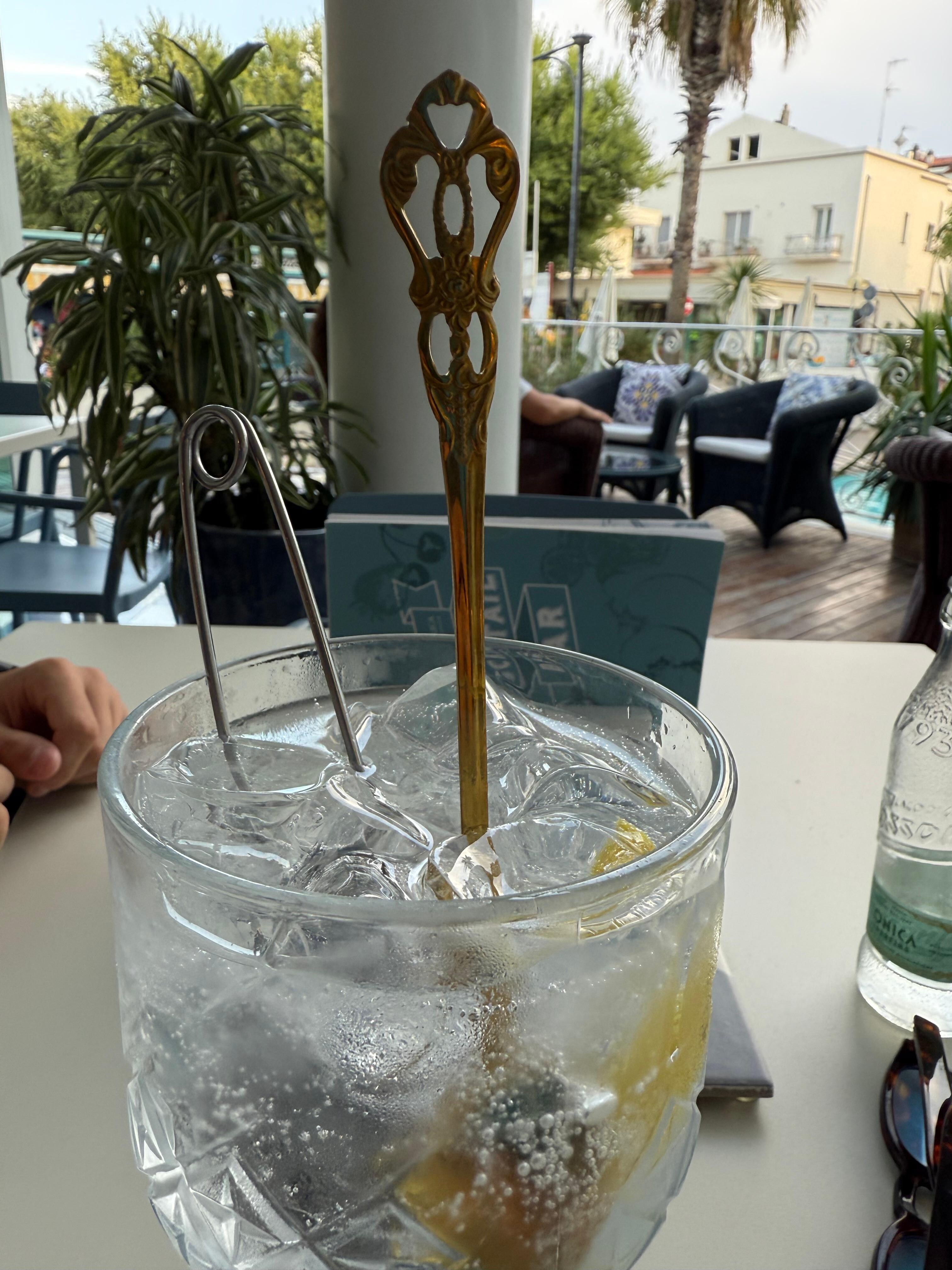 Aperitivo con ineguagliabile scelta di liquori ( gin rhum whisky)