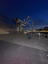 19 minute walk to the museum