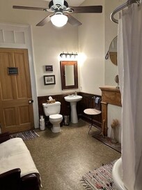 HUGE bathroom/shower
great water pressure