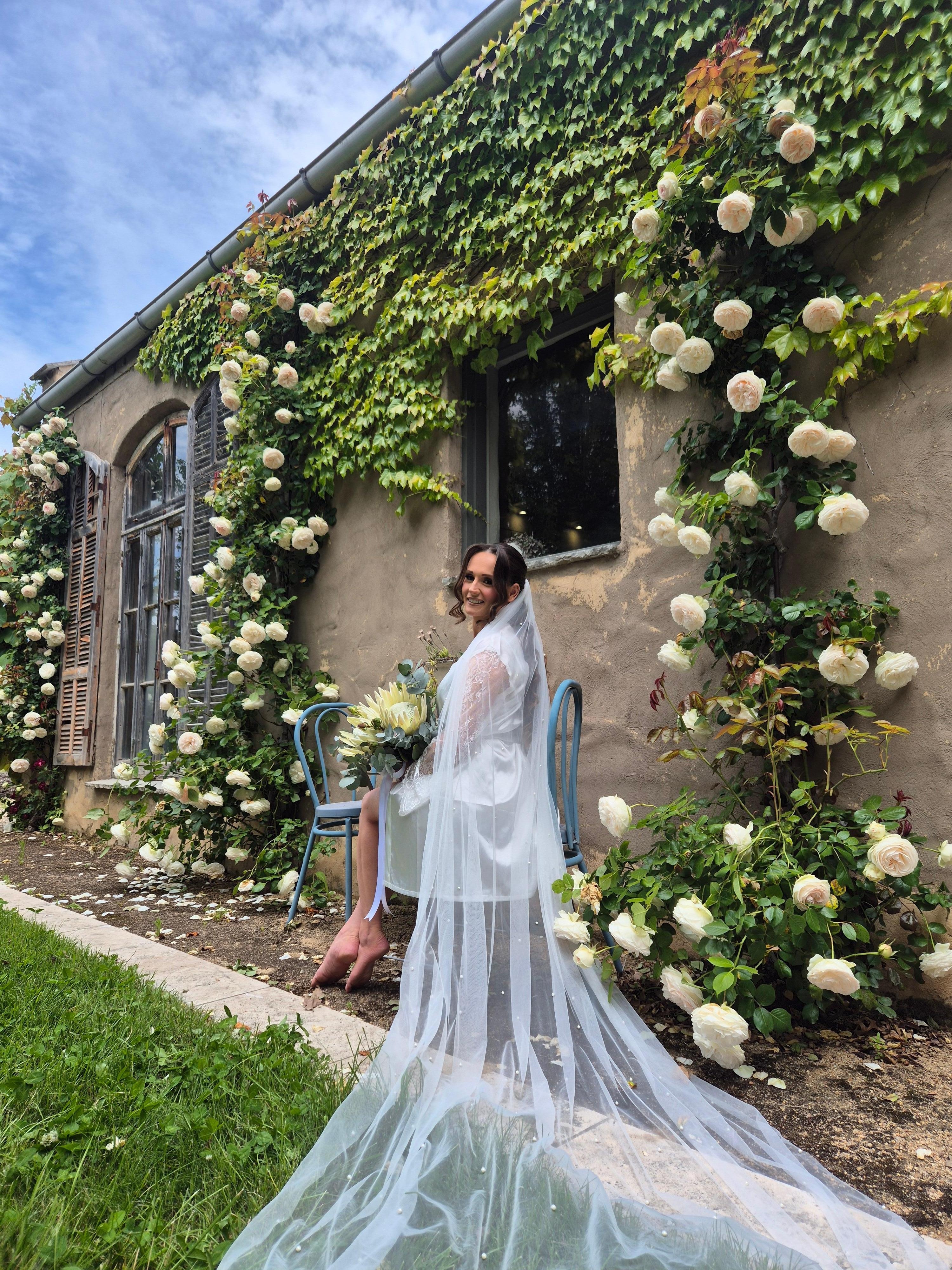 The most stunning backdrop of roses 