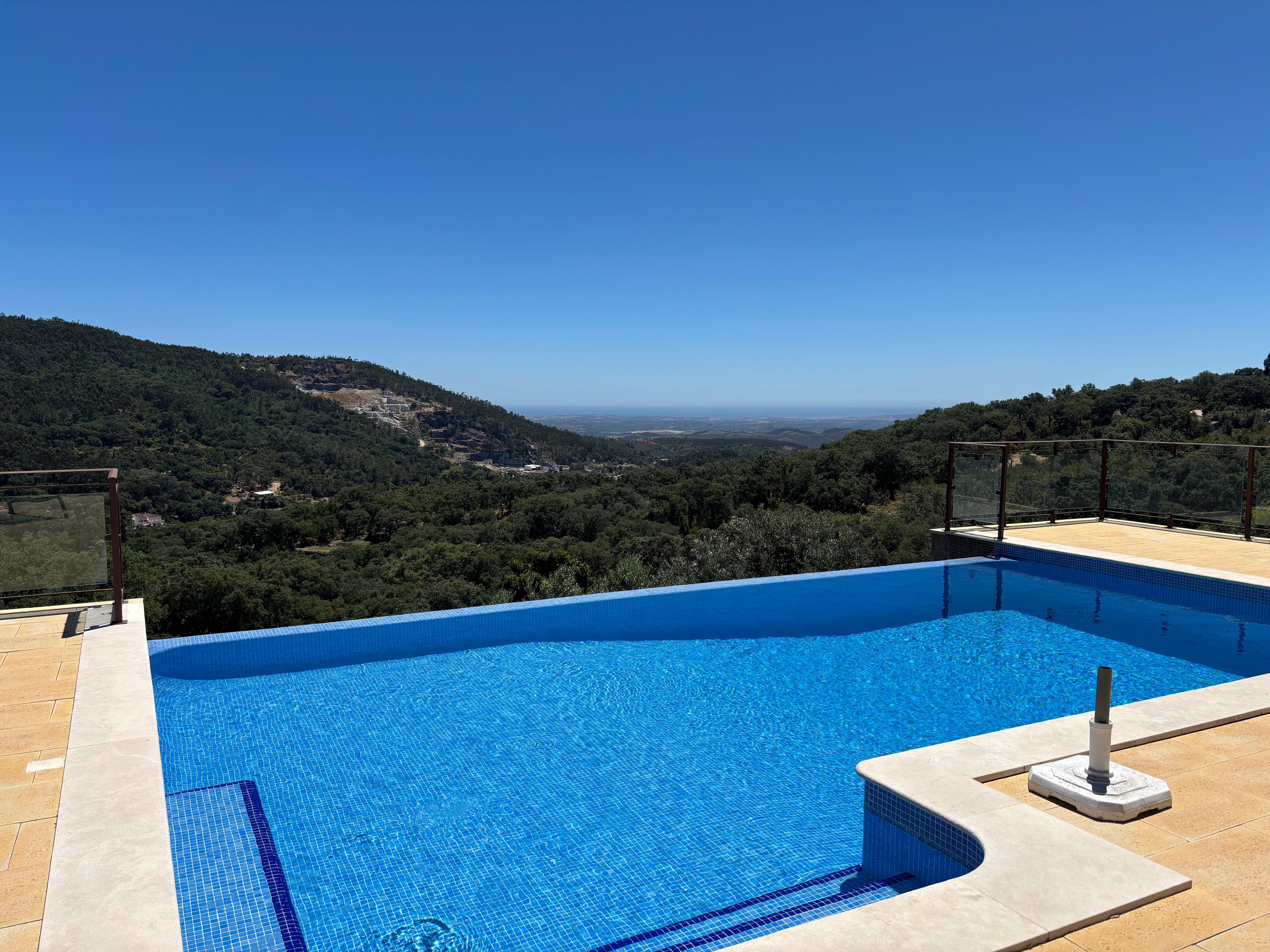 Beautiful view and infinity pool