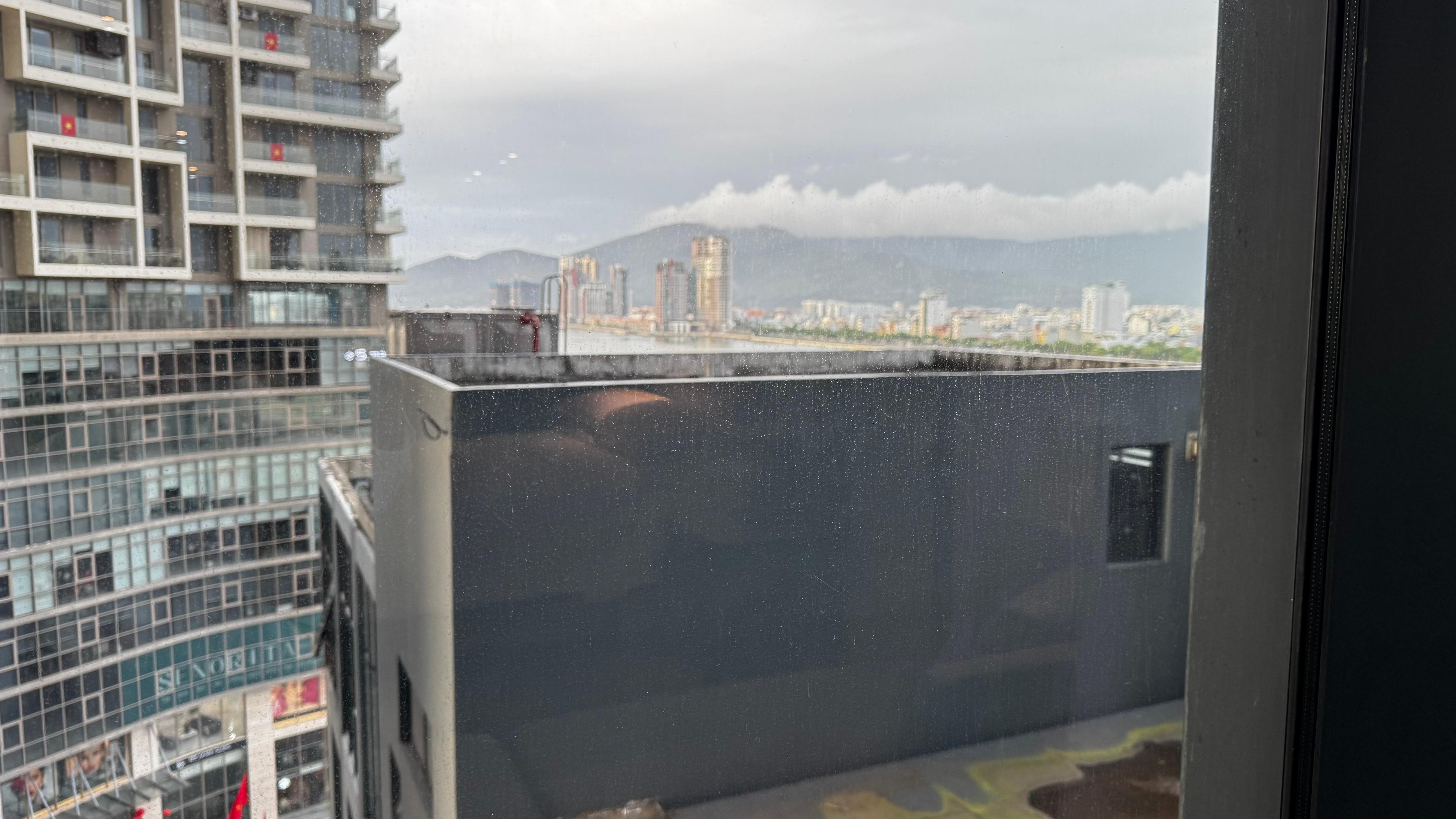 第一次給的房間823號房，看不到河畔，溝通很久才讓我換。