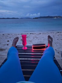 Provided these wonderful cups to make your cocktails on the beach