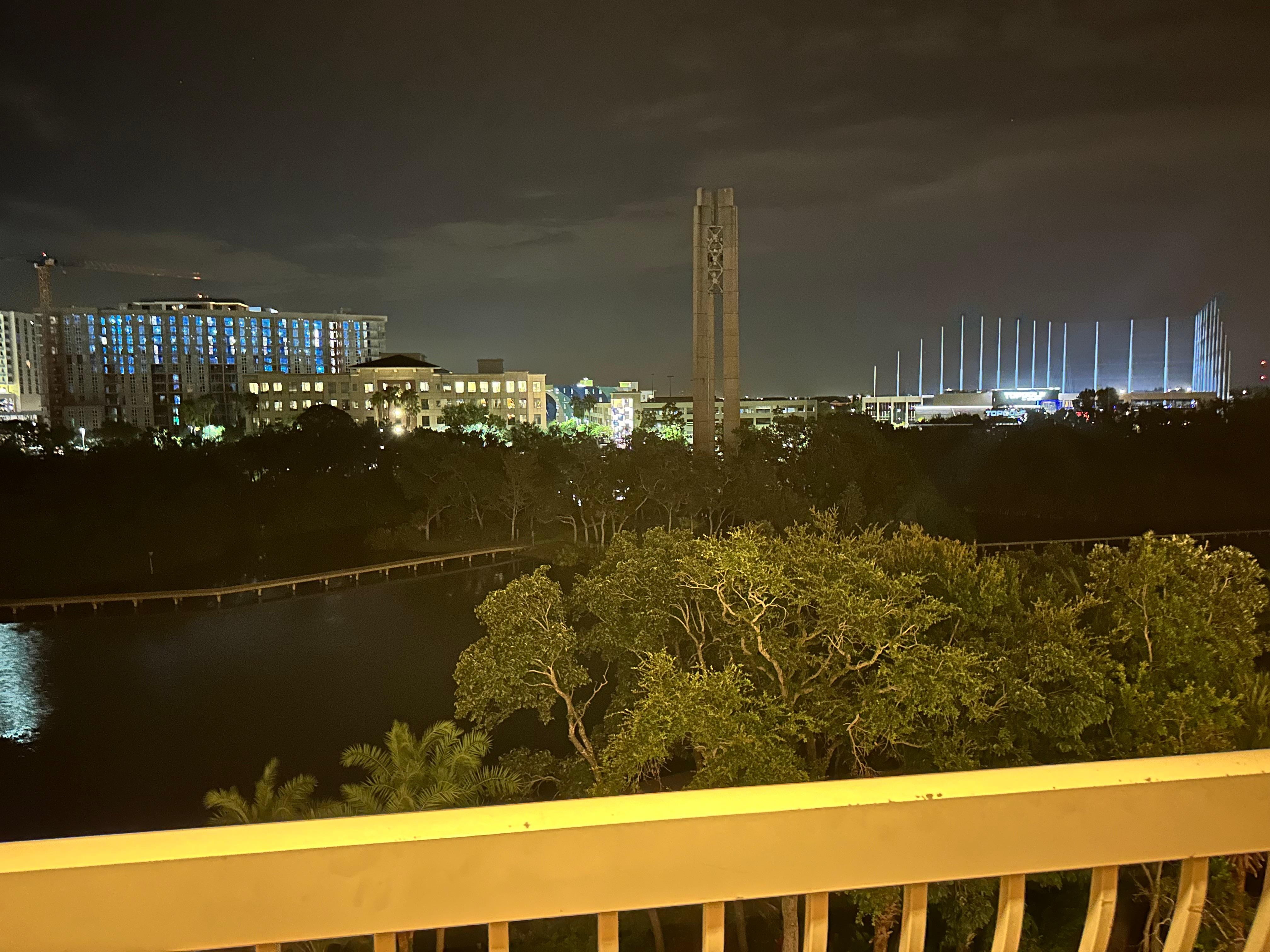 Out King bedroom with a balcony view 5th floor❤️