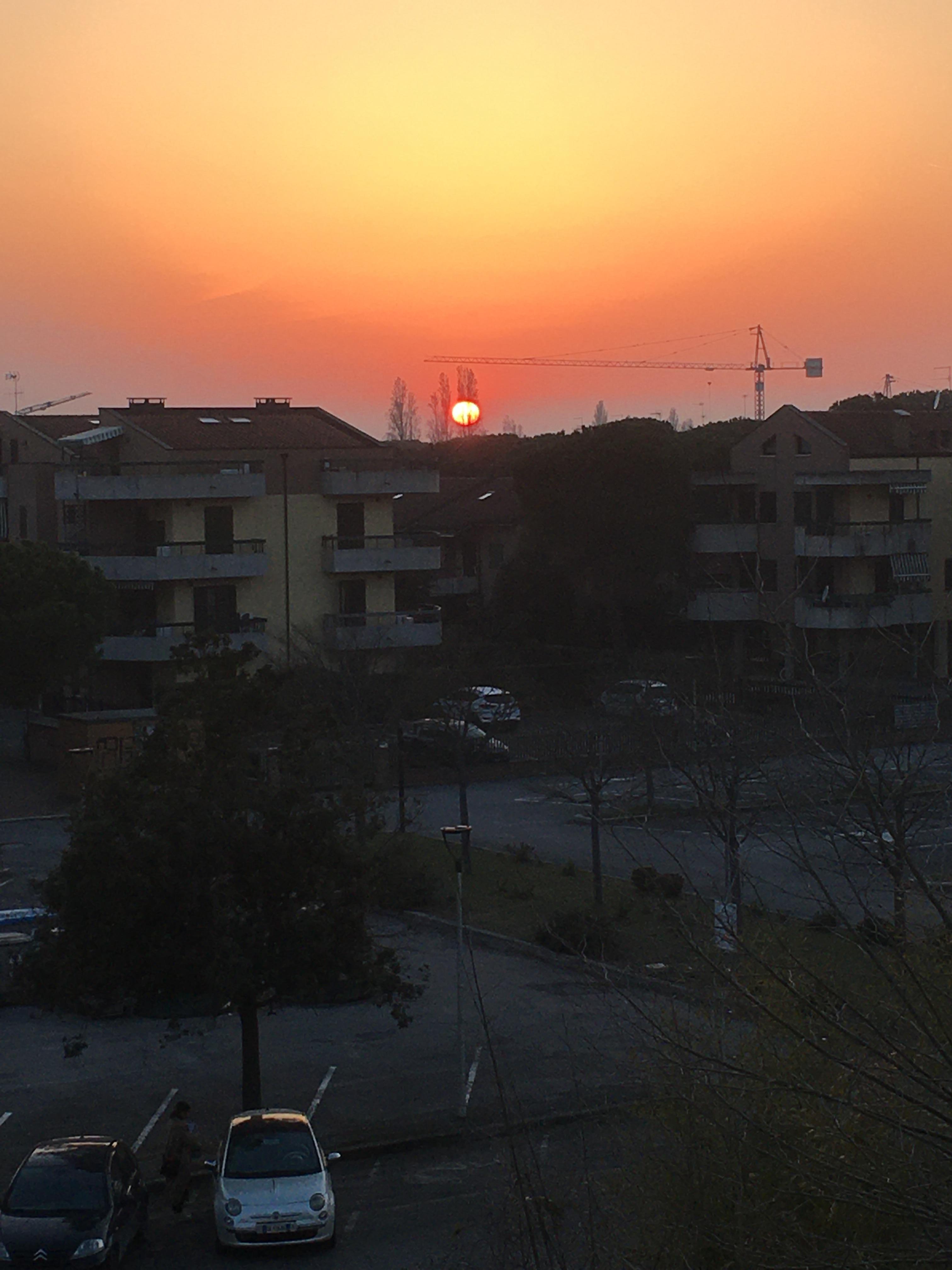 Tramonto dalla finestra 