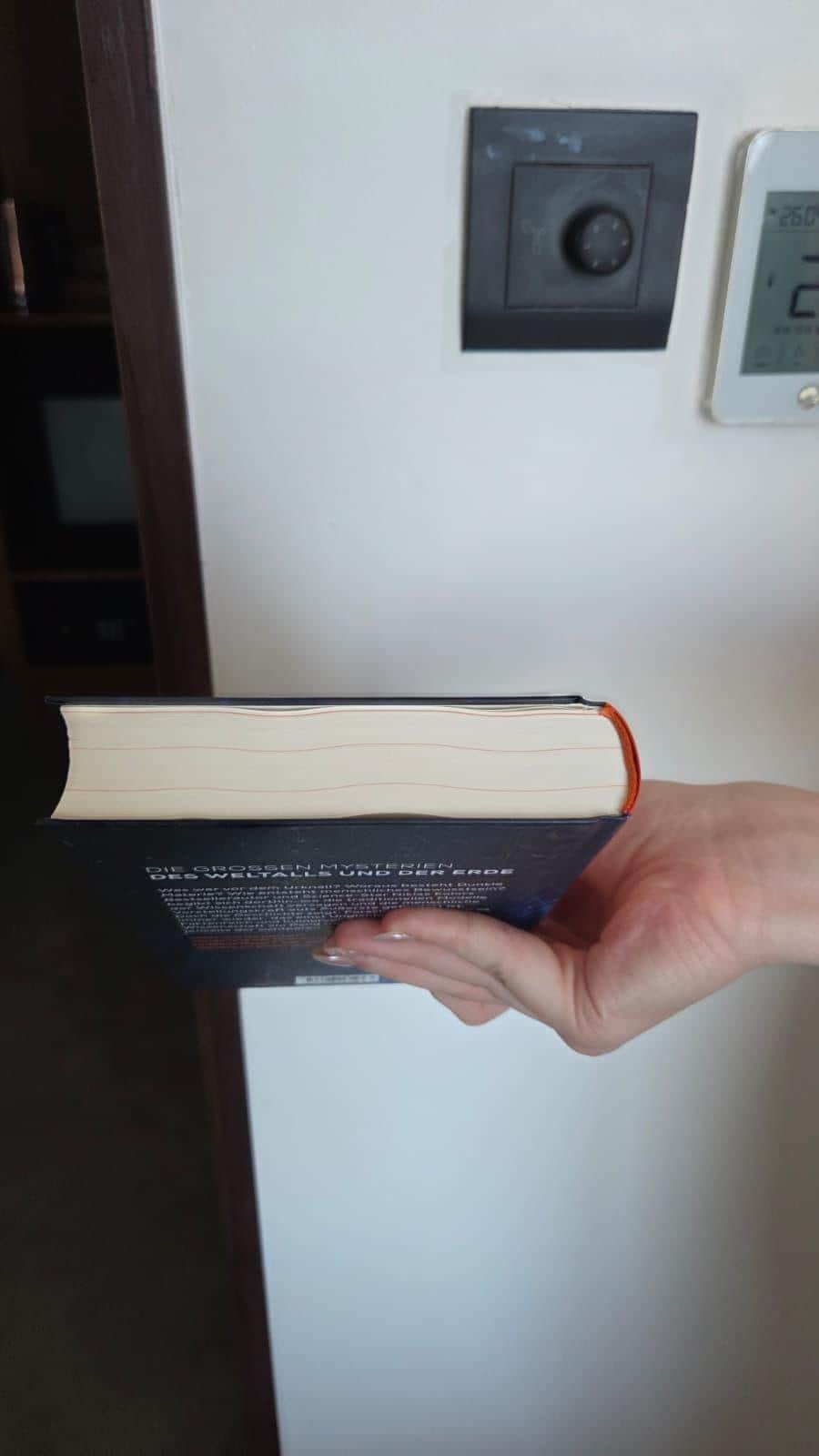 Buch ist wellig wegen Feuchtigkeit