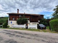 Zijkant met ingang garage