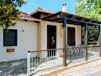 Platanakia is the name of this cozy cottage on the property.