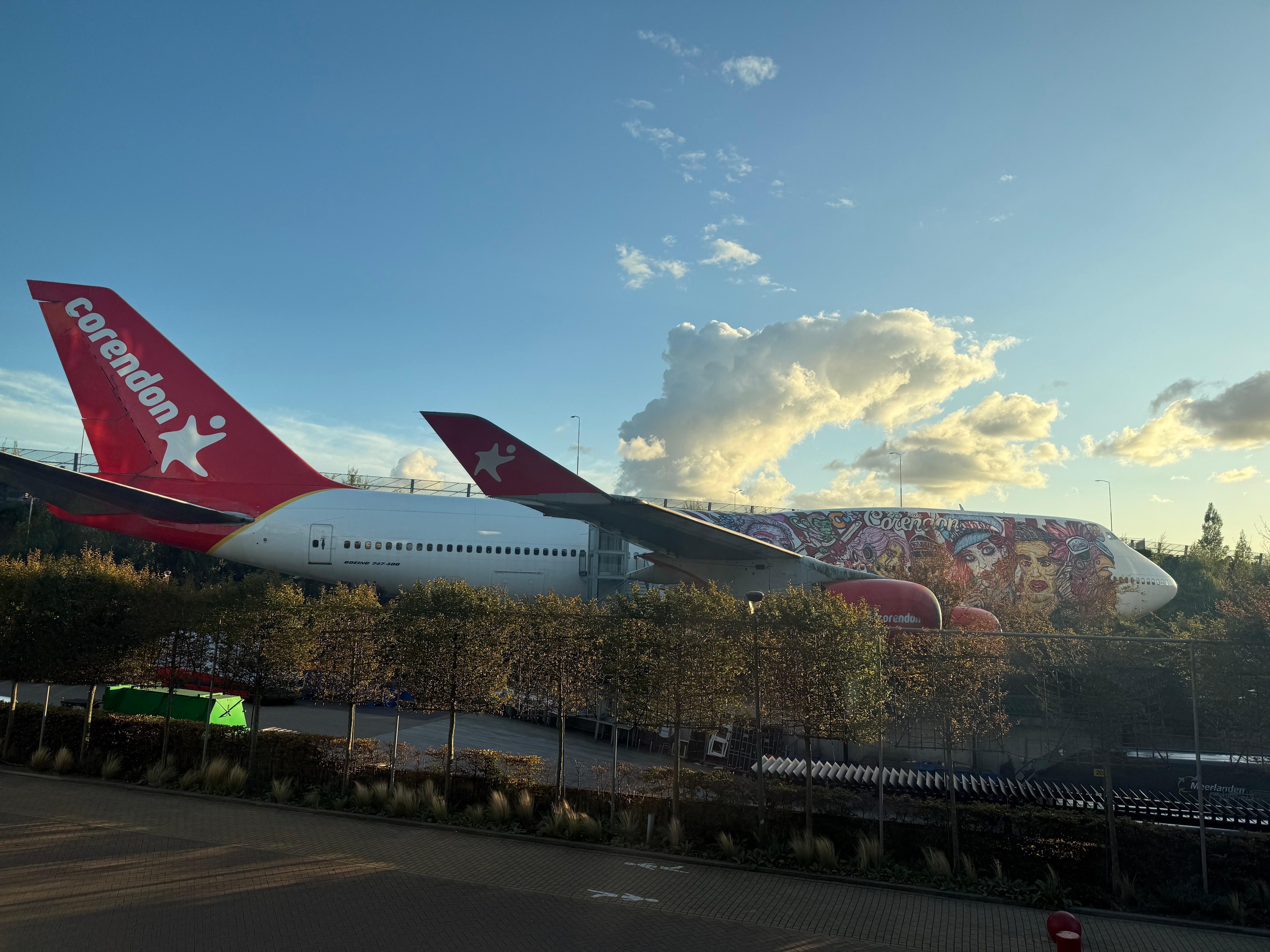 有兩棟，房間看出去