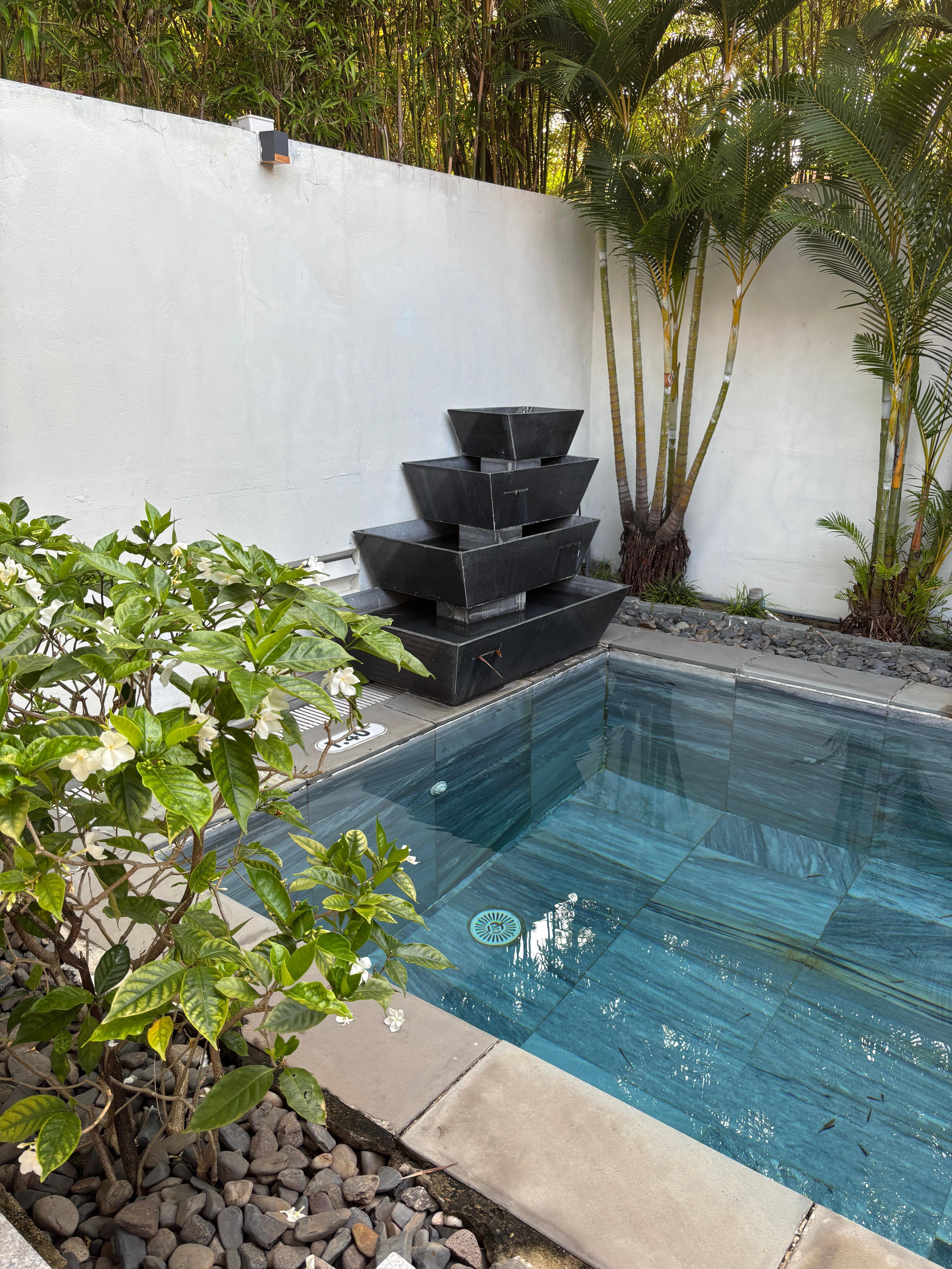 プール付きヴィラはリゾート感満載