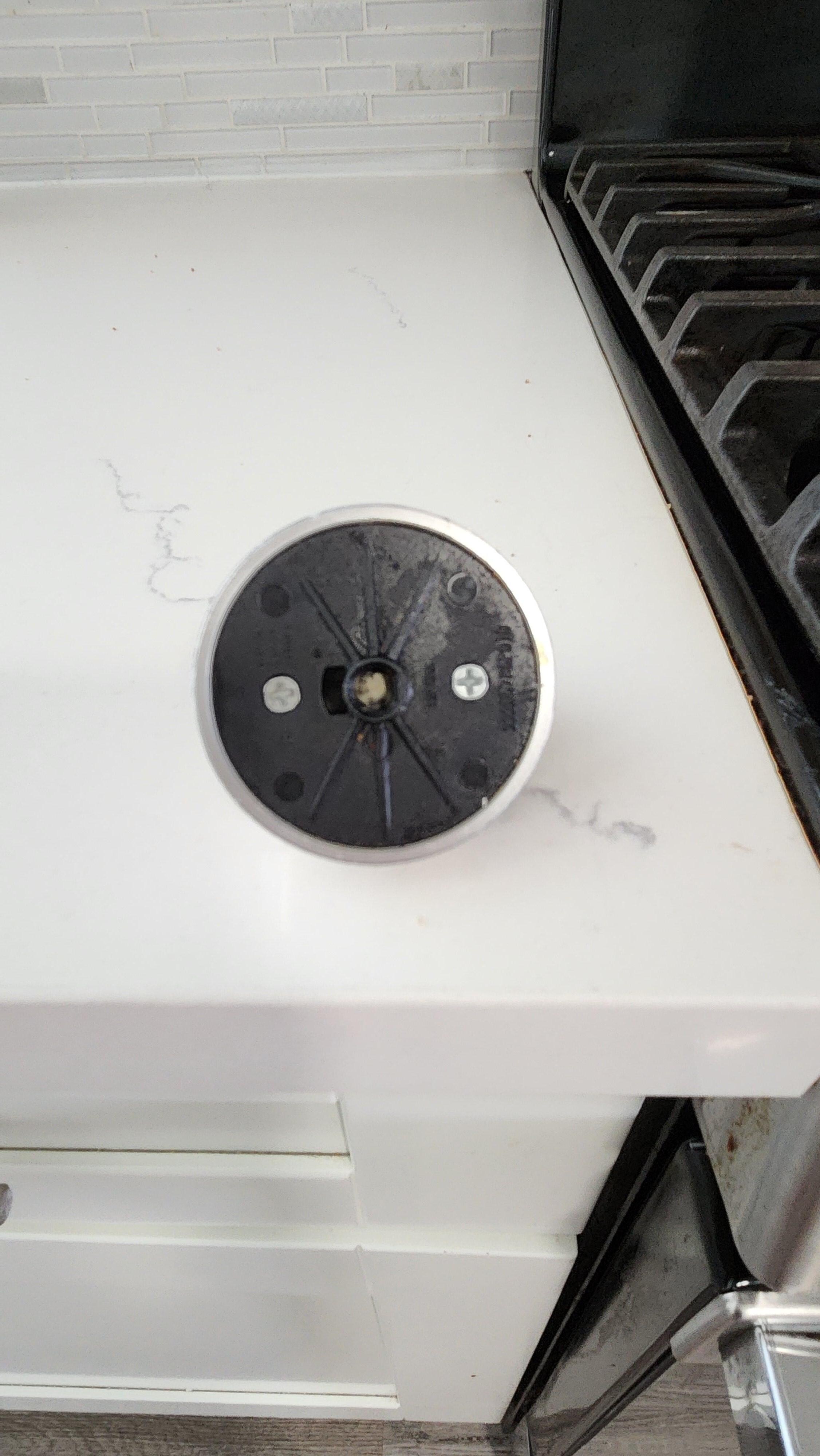 Loose gas knob w/ disfigured D-guide.  Creates loose connection on gas stove.