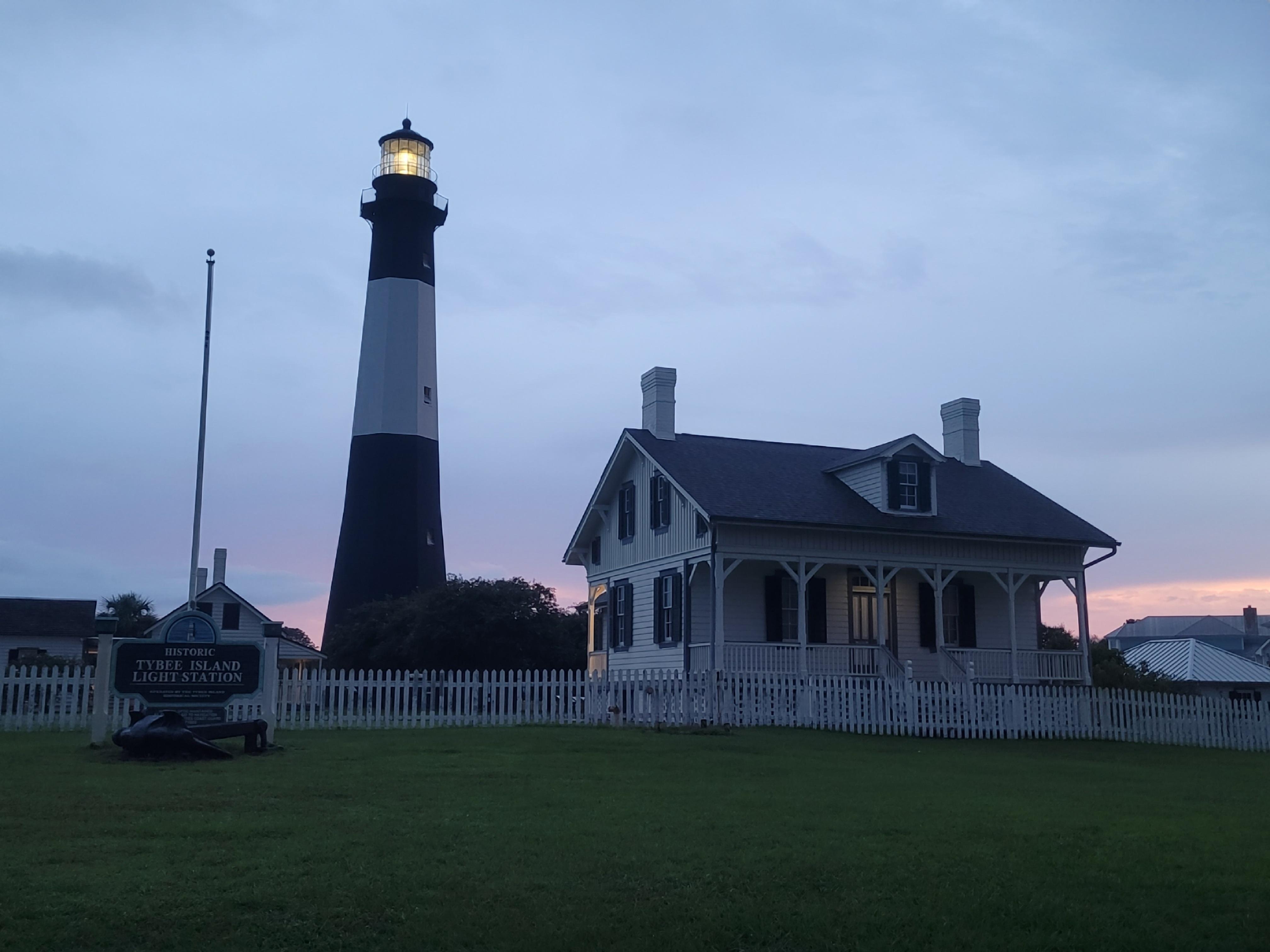 Short drive to see the lighthouse on Tybee prob less that 5 mins away!