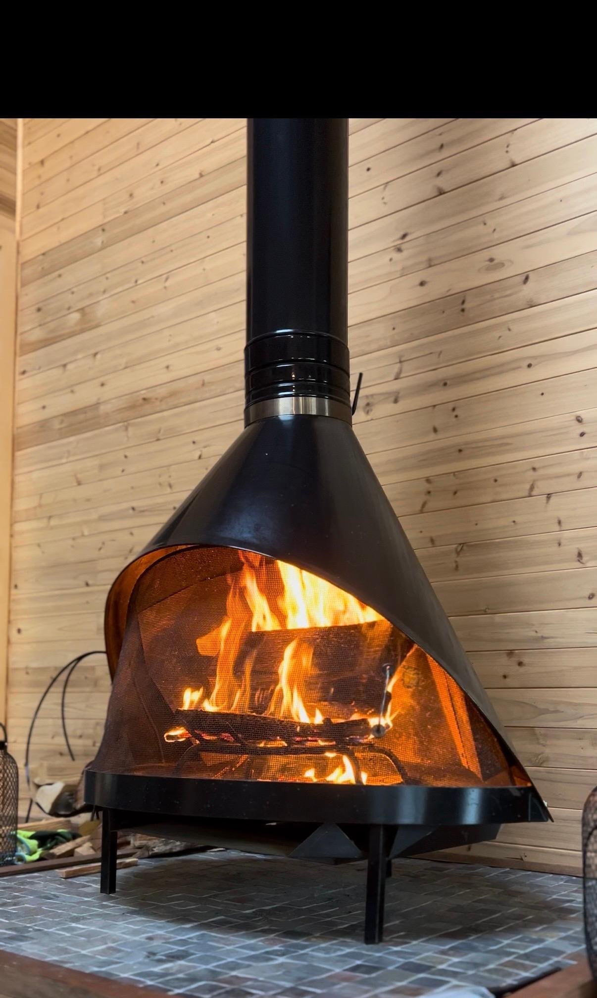 Classic fireplace -plenty of warmth