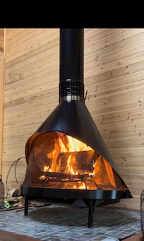 Classic fireplace -plenty of warmth