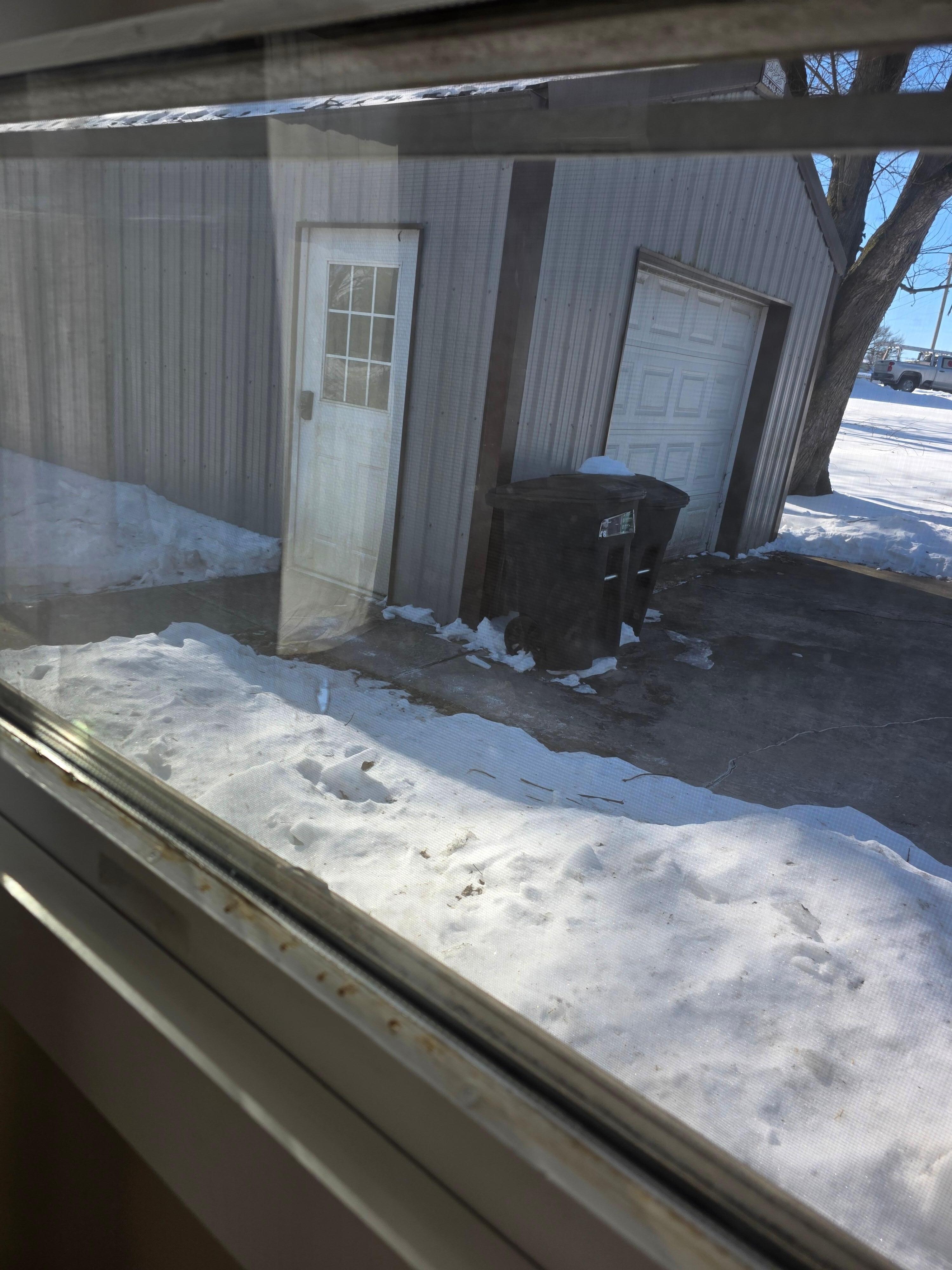 Shows how close the garage is to the house.