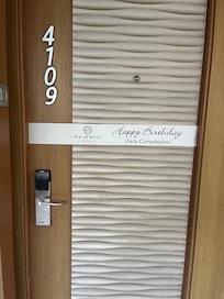 Close to mirage club and beach.