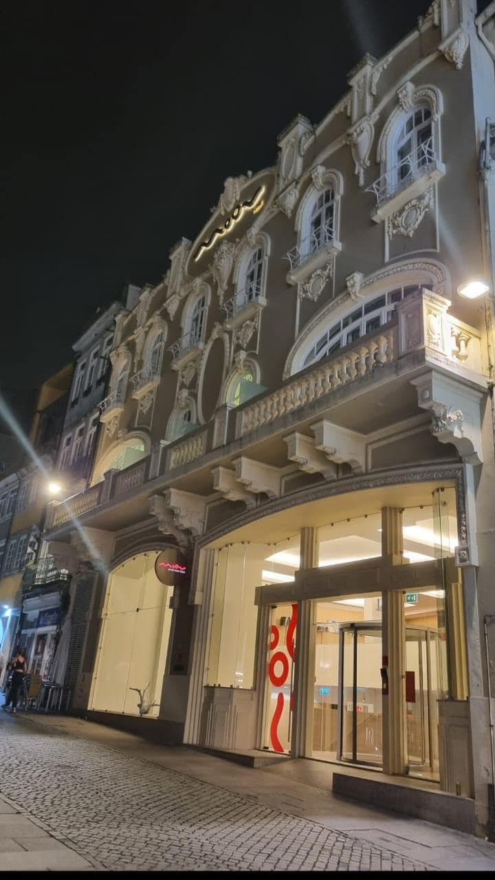 Fachada maravilhosa, nota mil na conservação do patrimônio histórico.